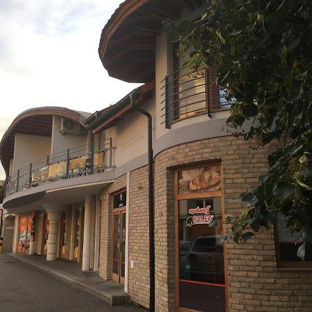 Kondé Apartments B Dunajská Streda Extérieur photo