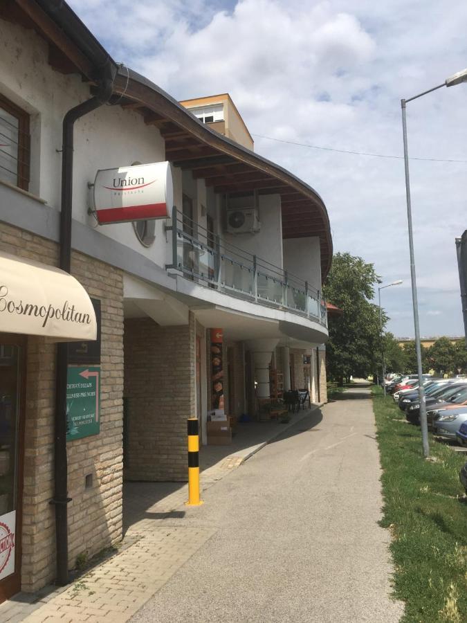 Kondé Apartments B Dunajská Streda Extérieur photo